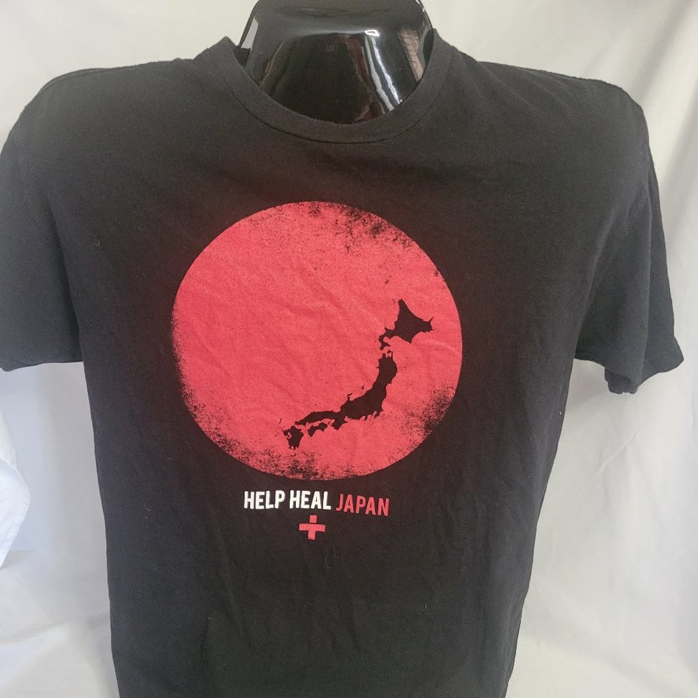 Help Heal Japan Black Front Print T-shirt (Size L)
